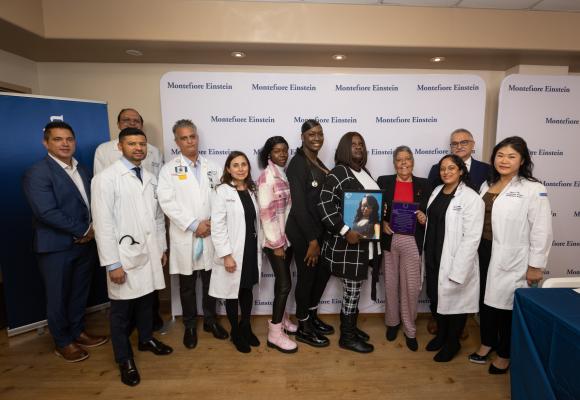 Ms. Nieves, donor family, and doctors. Photo courtesy of Montefiore Health System. 